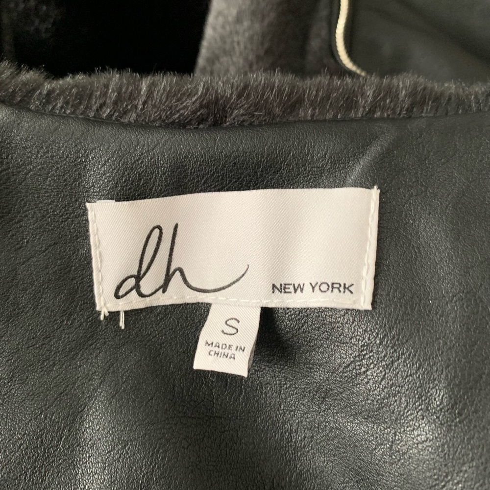 DH NEW YORK Neptune black faux fur cropped jacket.  Size S - Picture 4 of 10